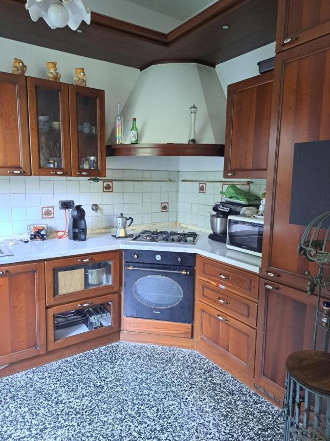 The Giaggiolo'S House Apartment Serra Ricco Bagian luar foto